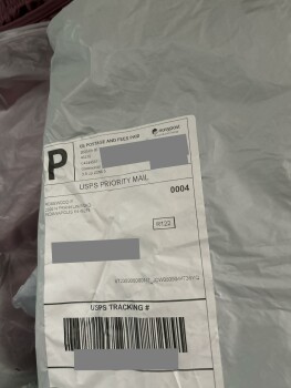 Unordered package from Rosewood P صورة فوتوغرافية #1