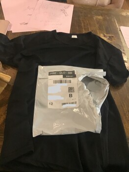 I received a shirt I did not order صورة فوتوغرافية #1