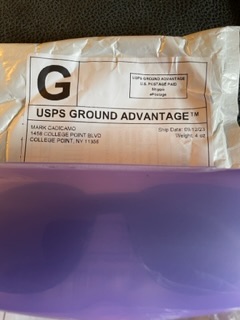 Unordered pair of sunglasses Foto #1