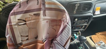 تقرير سلامة المستهلك Unordered package From
Jane
371 little falls rd ste 4
Cedar Grove NJ 07009

Ugly pink silky sca... صورة فوتوغرافية #1