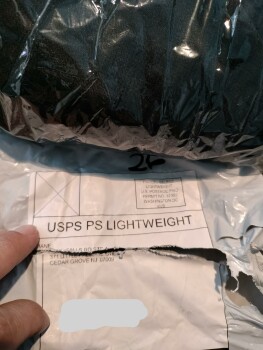 Relatório de segurança do consumidor A package I never ordered I opened a package today that had my name and address on it that I never o... foto #2