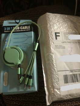 I ordered a scooter and received a phone charger!! Foto #1