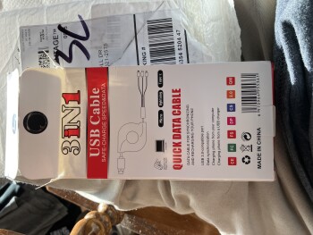 Receipt of a retractable charging cable I did not order Foto #1