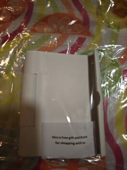 Verbrauchersicherheitsbericht A package I didn't order from 4868 Duff Dr Cincinnati OH 45246 I didn't order the package but receiv... Foto #1