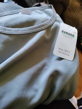 تقرير سلامة المستهلك Unordered package I ordered some pants off of Facebook thought I was ordering a 6 ok of pants paid $... صورة فوتوغرافية #1