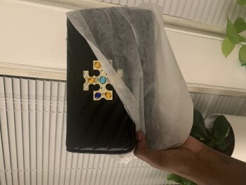 I received a purse I did not order photo #1