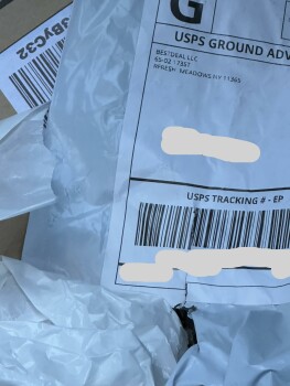 Verbrauchersicherheitsbericht Unordered Package Bag with nothing but wax paper in it - did not order --SENDER is BEST DEAL LLC, ad... Foto #1