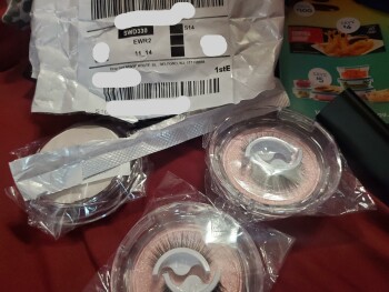 Got a package from 746 s glasgow ave inglewood ca صورة فوتوغرافية #1