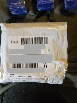 تقرير سلامة المستهلك I received a package I did not order I received a package I did not order. Return address: Rosewood,... صورة فوتوغرافية #2