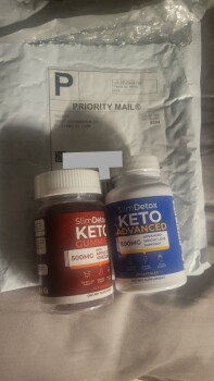 I received a package with 2 bottles of  keto  Slimdetox that I did not order photo #1