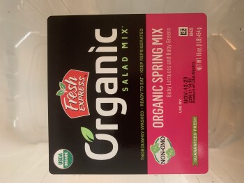 Fresh Express Organic Salad Mix: Spring Mix, Market Basket, Main Street, Wilmington, MA, USA 照片 #1