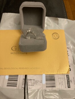 I’m reporting Unordered Package foto #1