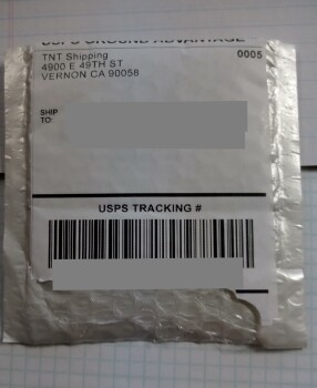 Rapport de sécurité du consommateur Unordered Package I received a package from  TNT Shipping 4900 East 49th Street, Vernon, 90058 Calif... photo #2