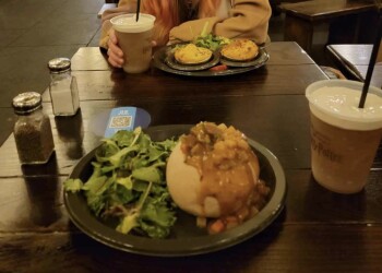 Leaky Cauldron, Universal Boulevard, Orlando, FL, USA photo #1