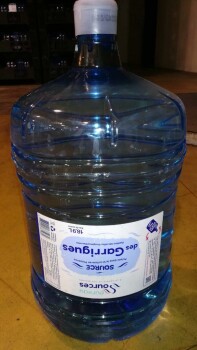 Food Recall Source des Garrigues Spring Water - recalled due to microbial contamination RappelConso announced th... photo #1