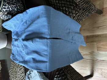 Informe de seguridad del consumidor Scam Package from Mark Cadicamo I ordered earring from Boots n bags received a pair of jeans cheap a... foto #1