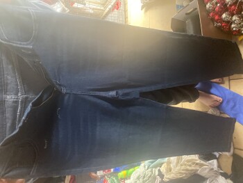 I recieved a pair of Jeans and have no idea where they came from photo #1