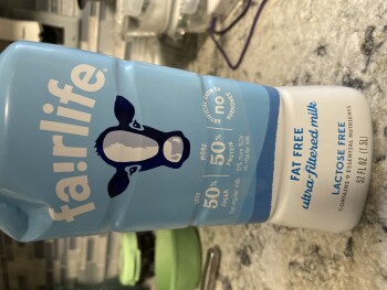 消费者评论 - 食品安全 Fresh Thyme Market, Clairton Boulevard, Pleasant Hills, PA, USA Purchased the fat free Fairlife milk... 照片 #2