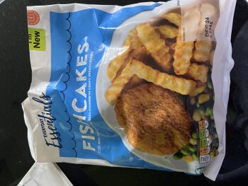 Essentials frozen fishcakes, Aldi, England, UK photo #1
