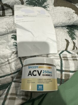 I keep receiving these keto gummies. I didnt order photo #1