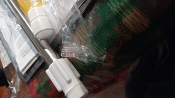 消费者安全报告 Scam Package from Heathersb mottysy Ordered 2 extension rod. Received 3 foot rod no extension. 照片 #1