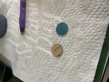 I received a package from this address with two little round circles in it!!! foto #1