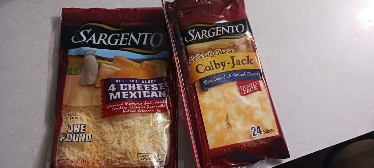 Food Safety Report Sargento taco blend shredded cheese, Walmart Supercenter, US Highway 66 East