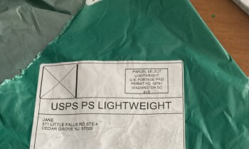 Rapport de sécurité du consommateur Anonymous4364 I ordered two Swim Rompers from Ximi online through FaceBook.  I received two rompers... photo #3