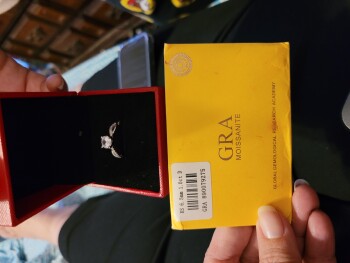 I am reporting an unordered package photo #1