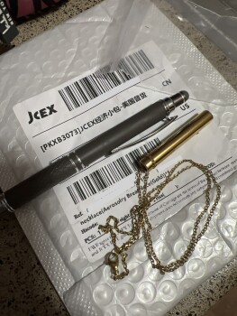 I received a necklace from this address that I did not order foto #1