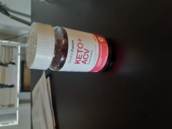 I received a SlimFit Fusion Keto+ACV in my mail box and never ordered it. Foto #1