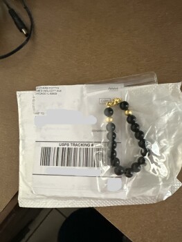 I am reporting unordered package photo #1