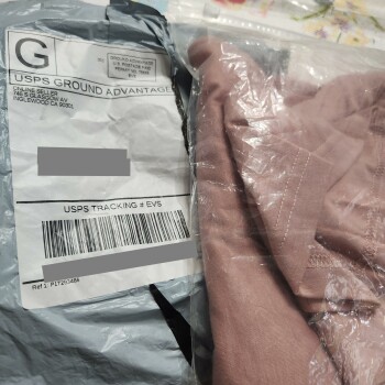 I received an order for a shirt and shorts that I did not order photo #1