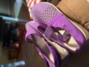 I am reporting Meng Zhao foto #1