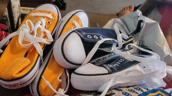 Sneakers are a scam foto #1