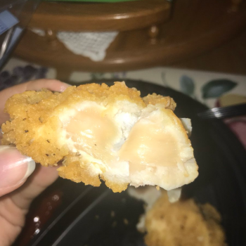 Relatório de segurança alimentar do consumidor Cracker Barrel Order out Cracker Barrel yesterday and literally got served raw chicken.. foto #2