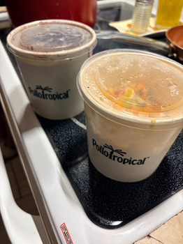 Avaliação do consumidor - Segurança alimentar Pollo Tropical, Fruitville Road, Sarasota, FL, USA Ate some beans and rice from Pollo tropical and w... foto #1