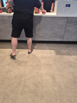 Avis du consommateur - Sécurité alimentaire KFC Casino, Centre Street, Casino NSW, Australia Yesterday Kfc casino manager agreed she improperly... photo #2