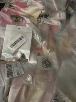 Informe de seguridad del consumidor Scammed - received tops that are hideous!!! I’m sick and tired of getting Bull sh*t sent to me I hav... foto #1