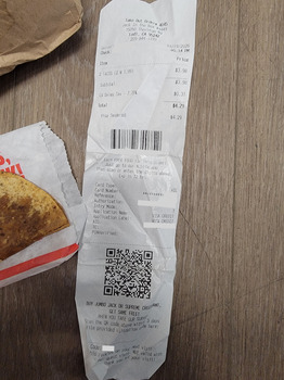 Avaliação do consumidor - Segurança alimentar Jack in the Box, Thornton Road, Lodi, CA, USA Ordered 4 tacos, 2 orders of 2 for $1.99. Starting eat... foto #2