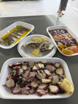 Avis du consommateur - Sécurité alimentaire Bolhão Market, Rua Formosa, Porto, Portugal Me and my sister ate last Monday and Tuesday there ( fir... photo #3