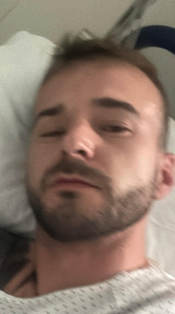 Avis du consommateur - Sécurité alimentaire Mercado do Bolhão, Rua Formosa, Oporto, Portugal Mi amigo comió 7 Ostras en el primer puesto empezan... photo #1