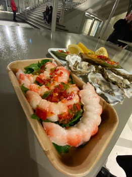 Reseña del consumidor - Seguridad alimentaria Mercado do Bolhão, Rua Formosa, Porto, Portugal Estuve mal con fiebre, vómitos y diarreas por comer... foto #2