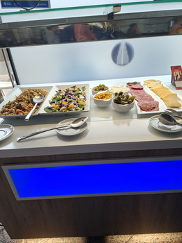 Reseña del consumidor - Seguridad alimentaria Gran Hotel Bali, Calle del Actor Luis Prendes, Benidorm, Spain Eat burger and chips from the buffet... foto #1