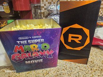 Verbraucherbewertung – Lebensmittelsicherheit Regal Paseo, East Colorado Boulevard, Pasadena, CA, USA I attended a 3 PM movie screening and purcha... Foto #3