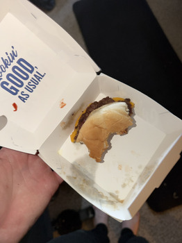 مراجعة المستهلك - سلامة الغذاء Culver’s, South Main Street, Rice Lake, WI, USA I ordered a single butter burger. I waited for about... صورة فوتوغرافية #1