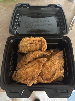 消费者评论 - 食品安全 The Cheesecake Factory, California Street, Omaha, NE, USA On 4/11/26 at 7:30pm I ate the avocado egg... 照片 #1