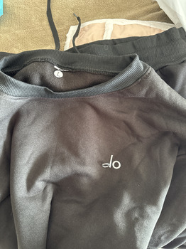 Consumer Safety Report This is a fraudulent company - I ordered an outfit from Instagram advertisement ALO and it came from... photo #2