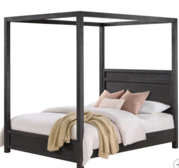 Erinnert Universal Broadmoore Bellevue and Oaklynn Canopy Beds recalled due to Injury Hazard Samson Internati... Foto #1