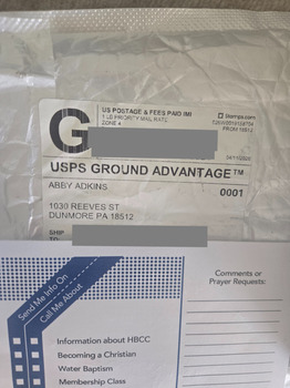 消费者安全报告 Abby Adkins Scam I received an order of sandals. Not what I ordered.  My bank is checking in the cha... 照片 #1